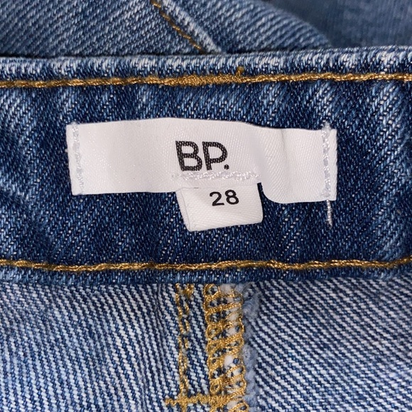 Women’s bp high waisted embroidered mom jean. Size 28. - Picture 10 of 16